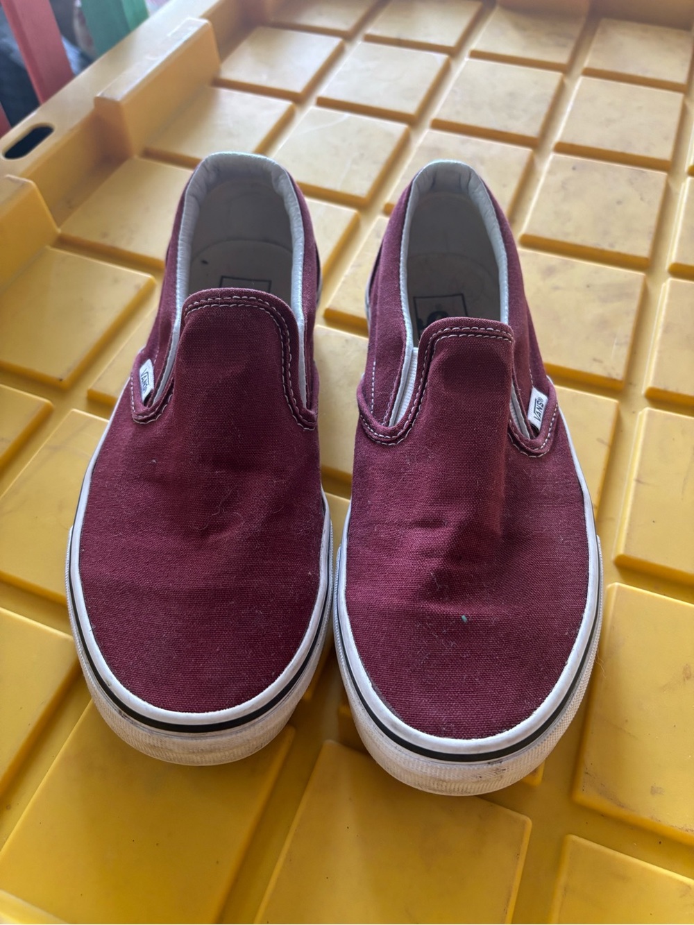 Classic Slip On Vans Sneaker Burgundy Red size 8 EUC
